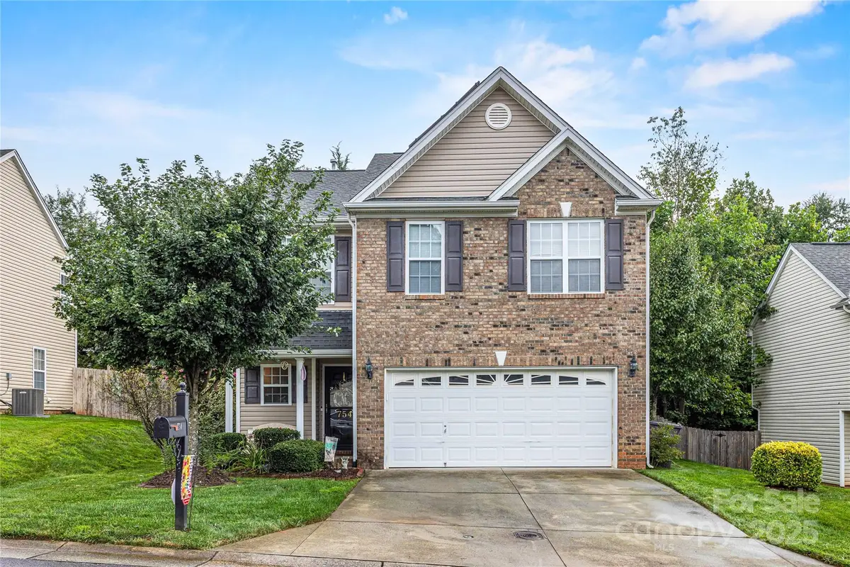 754 Peachtree Meadows Circle, Kernersville, NC 27284 - Image #1
