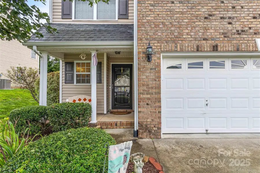 754 Peachtree Meadows Circle, Kernersville, NC 27284 - Image #3