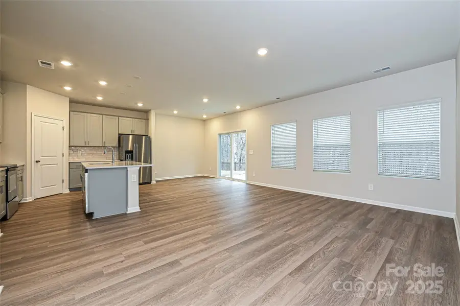 2094 Sunflower Circle, Newton, NC 28658 - Image #2