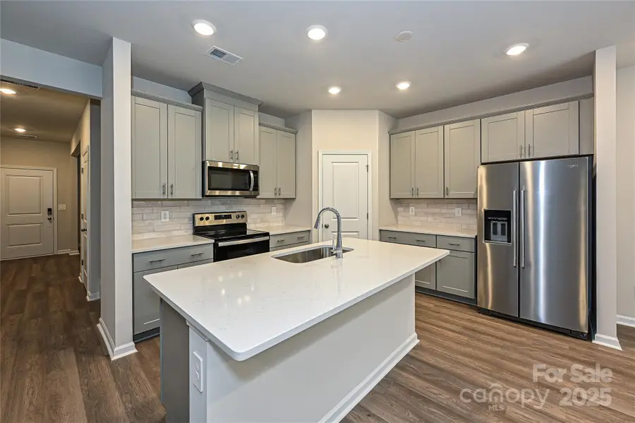 2094 Sunflower Circle, Newton, NC 28658 - Image #3