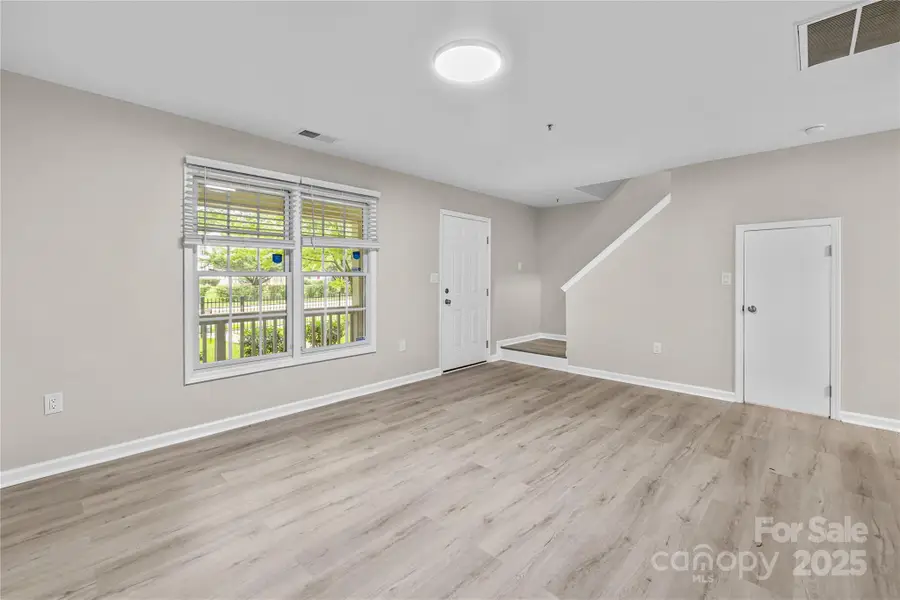 2114 Augusta Street, Charlotte, NC 28216 - Image #3