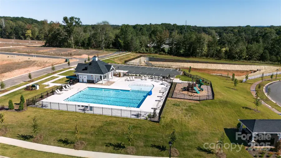 11308 Cardinal Creek Avenue, Charlotte, NC 28215 - Image #2