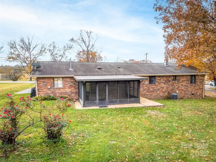 605 Dana Road, Hendersonville, NC 28792 - Image #3