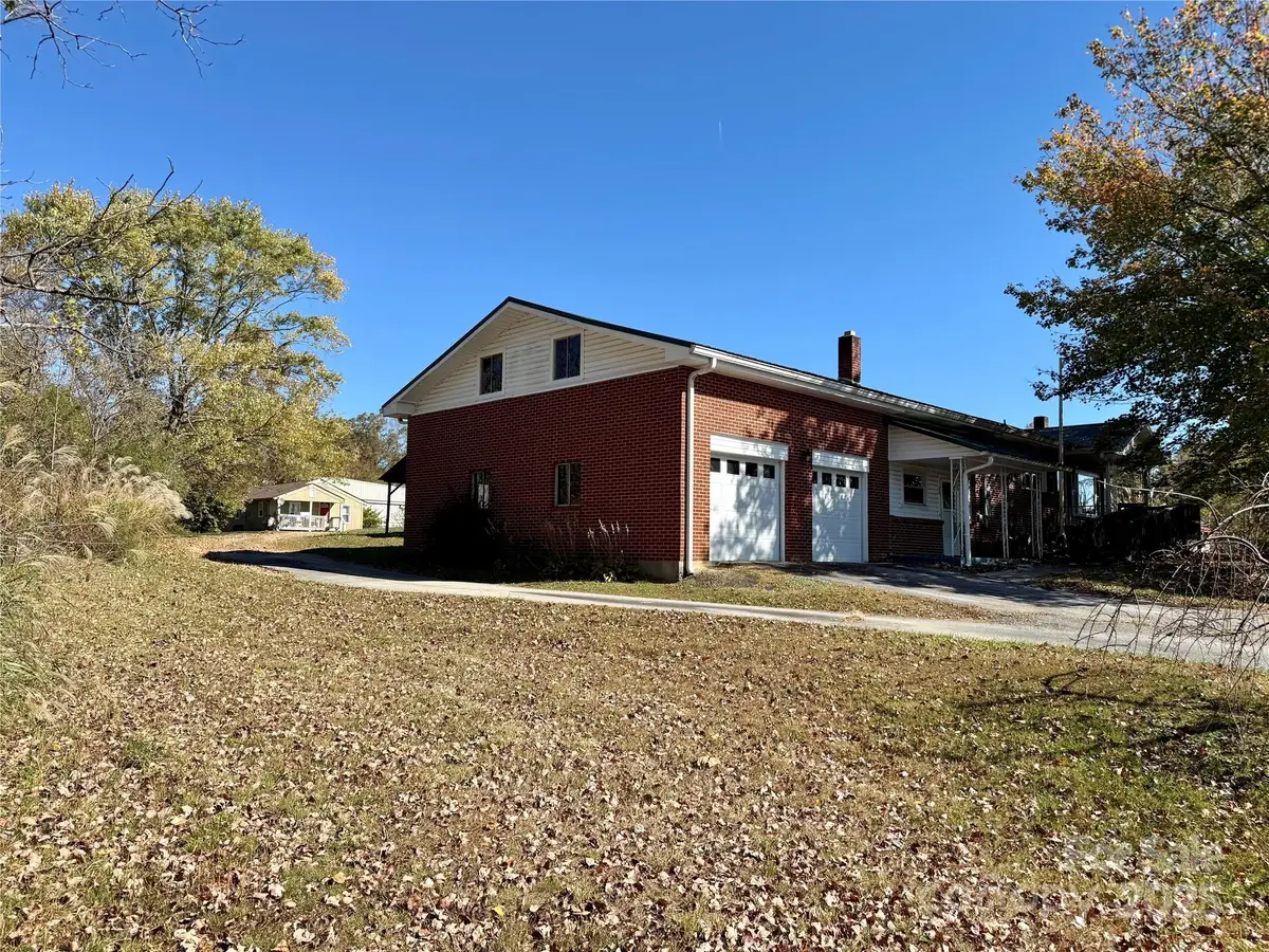 22 Madrid Lane, Hendersonville, NC 28792 - Image #1