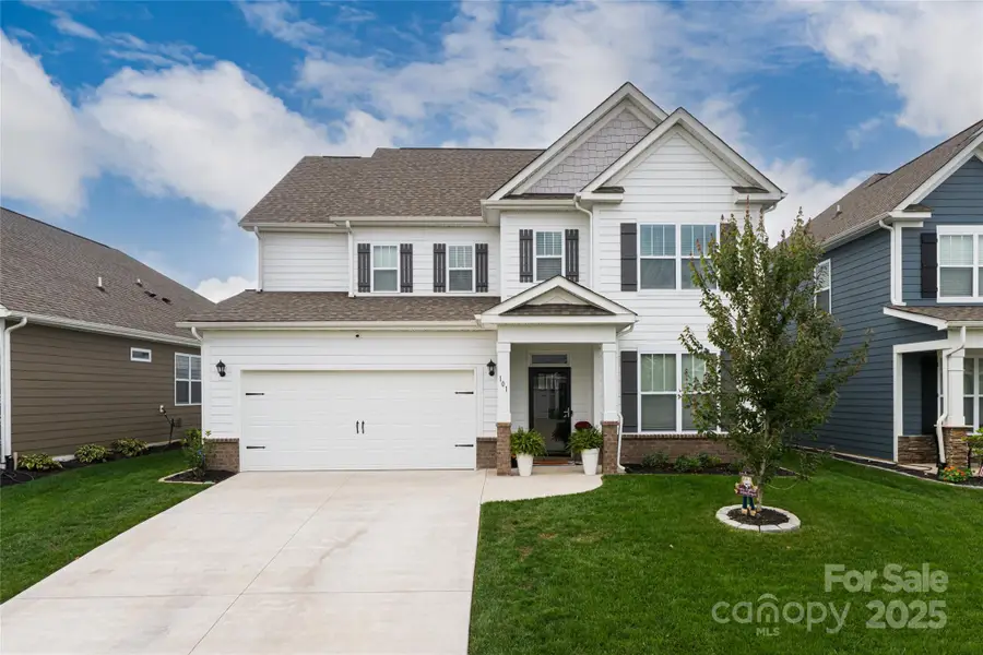 101 Fox Cove Road, Hendersonville, NC 28792 - Image #2