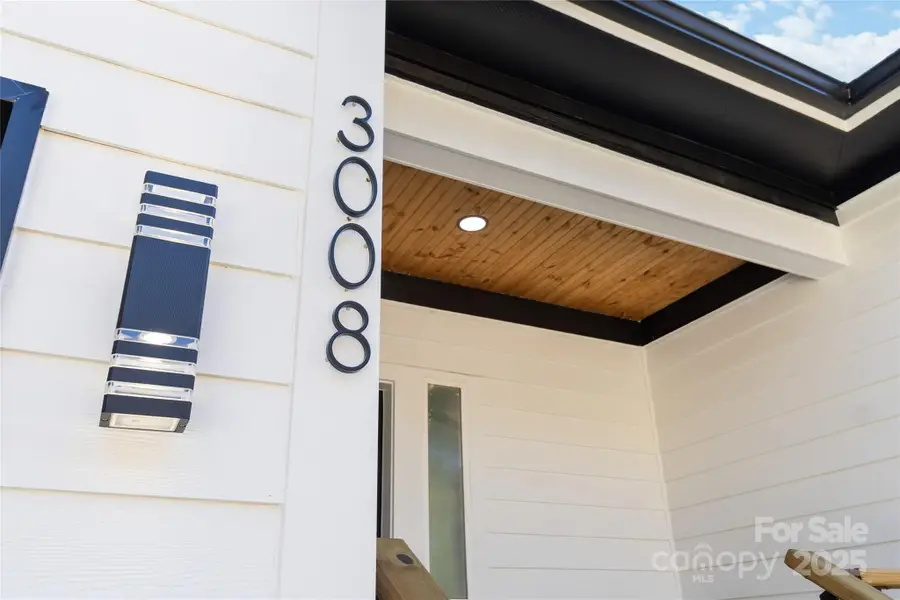 3008 Cricketeer Drive, Charlotte, NC 28216 - Image #2