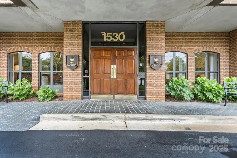 1530 Queens Road #704, Charlotte, NC 28207 - Image #2