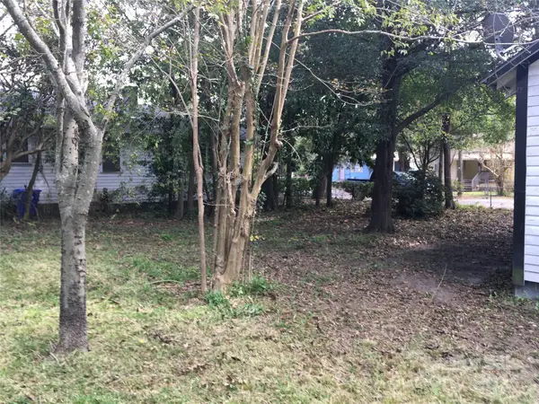 2020 Hackemann Avenue, North Charleston, SC 29405