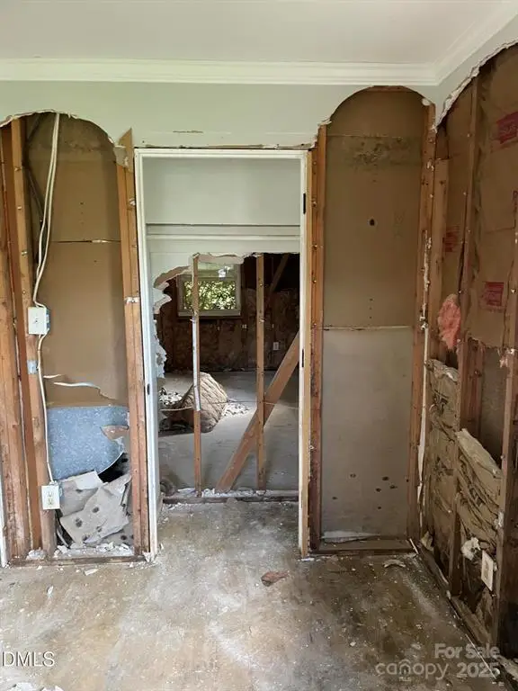 1124 Riverside Drive, Charlotte, NC 28214 - Image #2