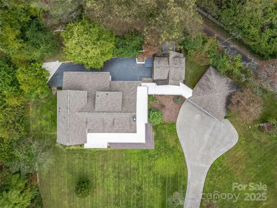 111 Rathfarnham Circle, Asheville, NC 28803 - Image #3