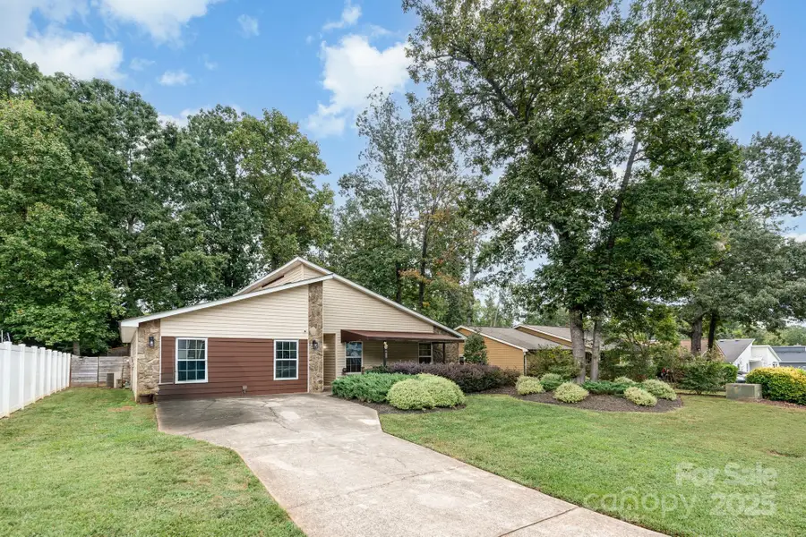 7626 Eastbourne Road, Charlotte, NC 28227 - Image #2