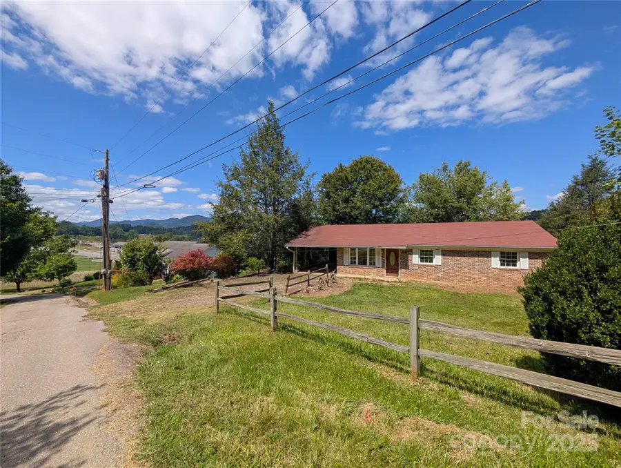 117 River Look Drive, Burnsville, NC 28714 - Image #2