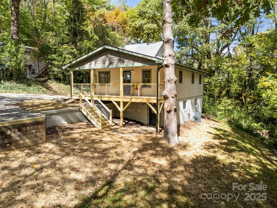 106 Arnold Heights, Waynesville, NC 28786 - Image #2