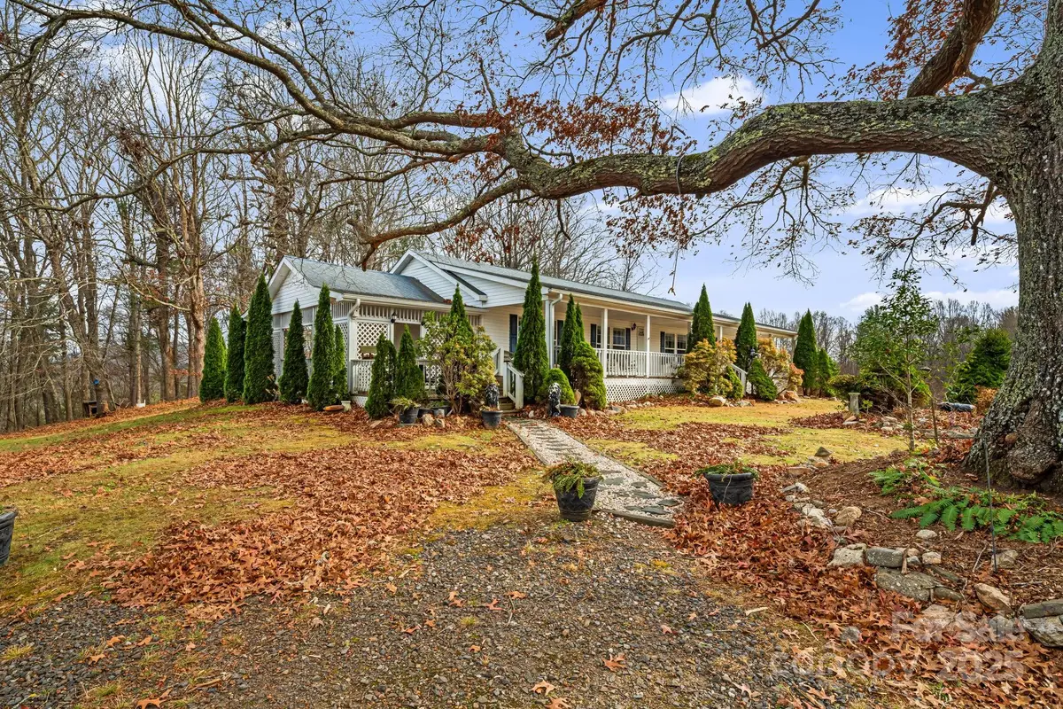 686 Sam Jones Road, Burnsville, NC 28714 - Image #1