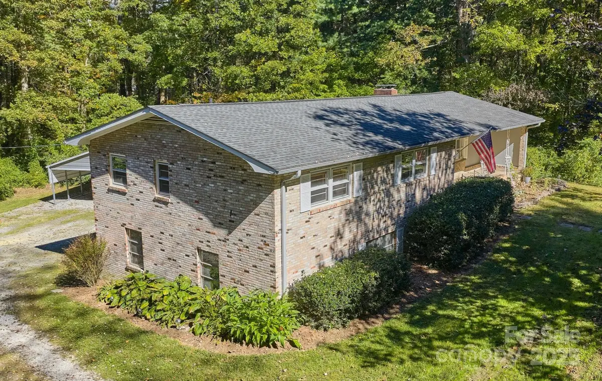 3214 Debbie Drive, Hendersonville, NC 28791 - Image #1