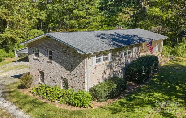 3214 Debbie Drive, Hendersonville, NC 28791