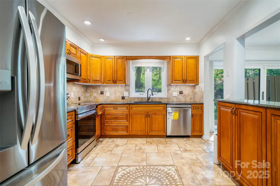 12 Pebble Creek Drive, Asheville, NC 28803 - Image #2