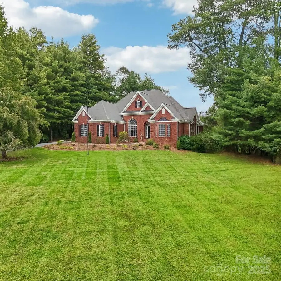 310 Sweetbriar Drive, Hendersonville, NC 28739 - Image #3
