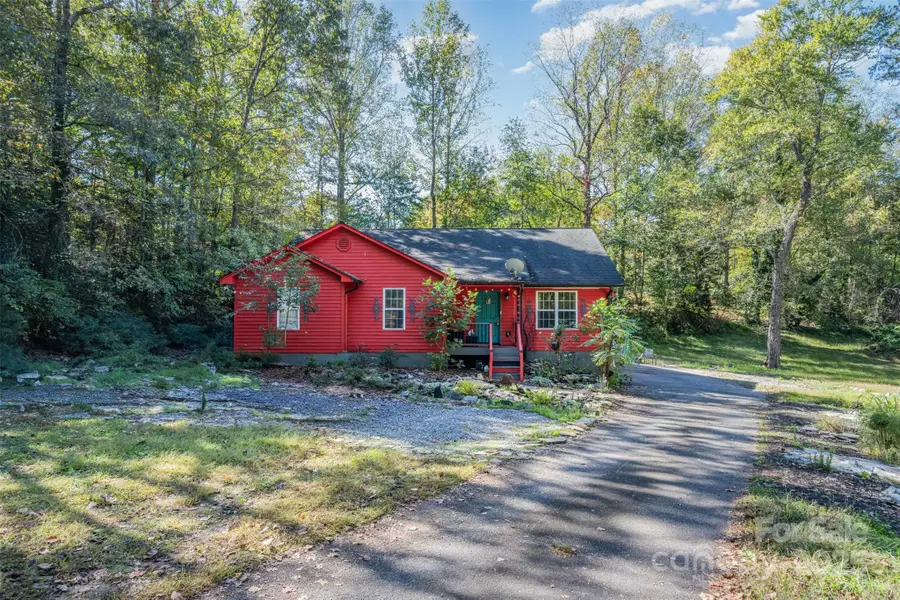 3735 26th Street Drive Ne, Hickory, NC 28601 - Image #2