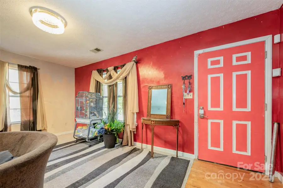 3735 26th Street Drive Ne, Hickory, NC 28601 - Image #3