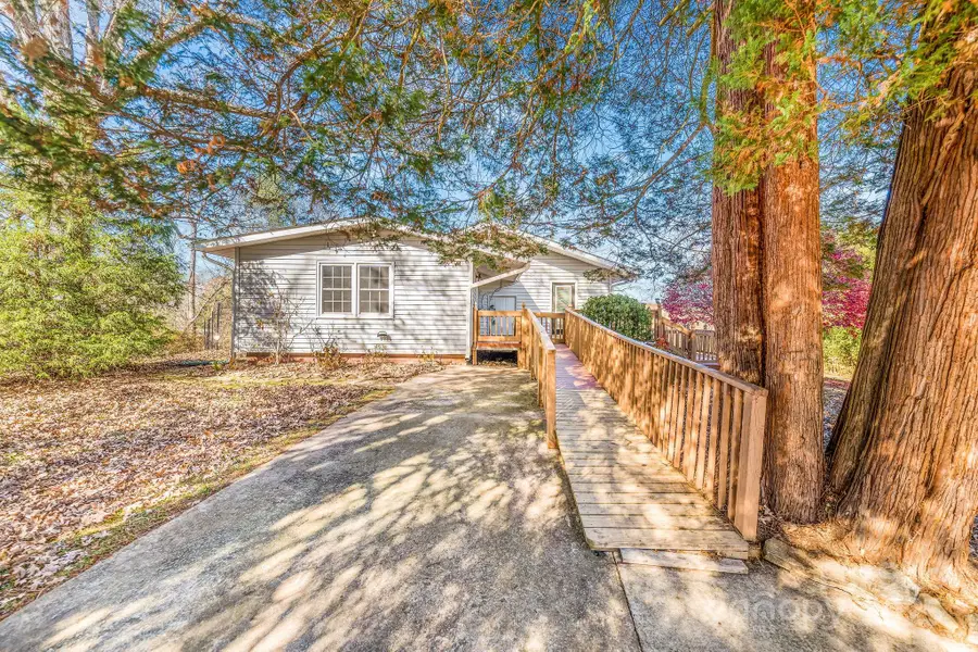 107 Woodland Church Road, Clyde, NC 28721 - Image #3