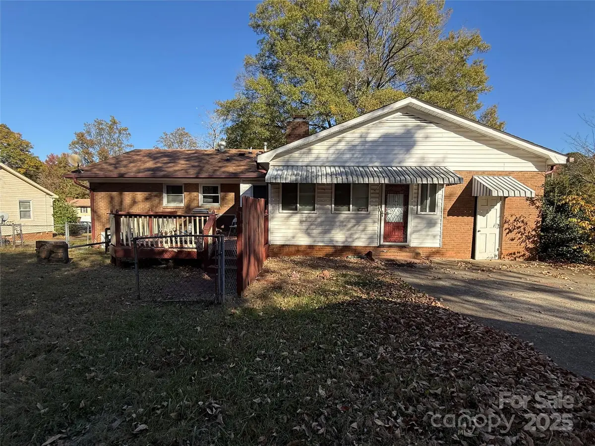 6201 Eagle Peak Drive, Charlotte, NC 28214 - Image #1