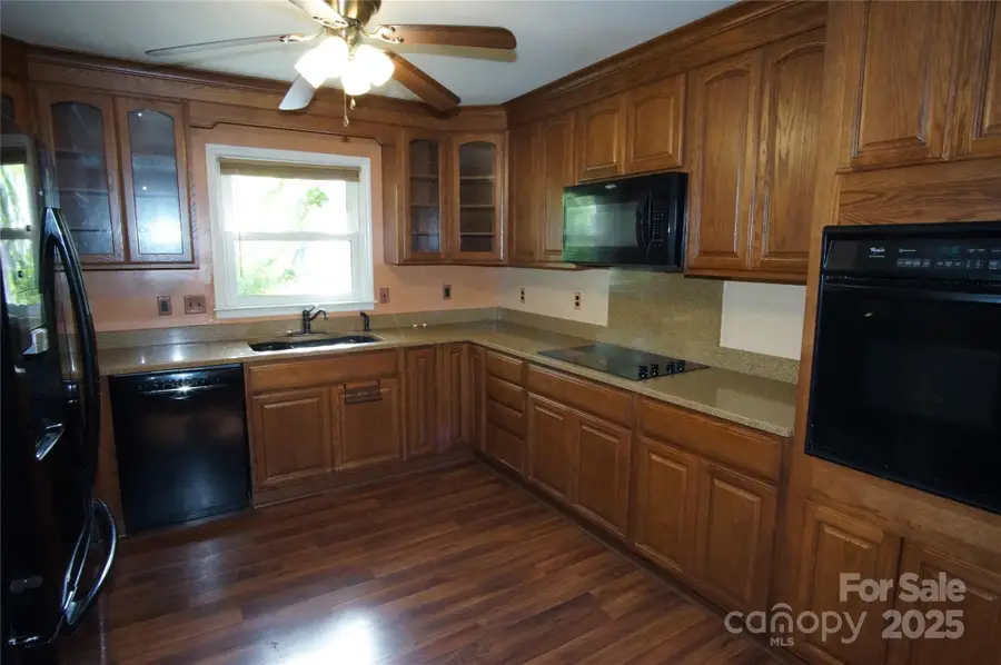 6201 Eagle Peak Drive, Charlotte, NC 28214 - Image #2