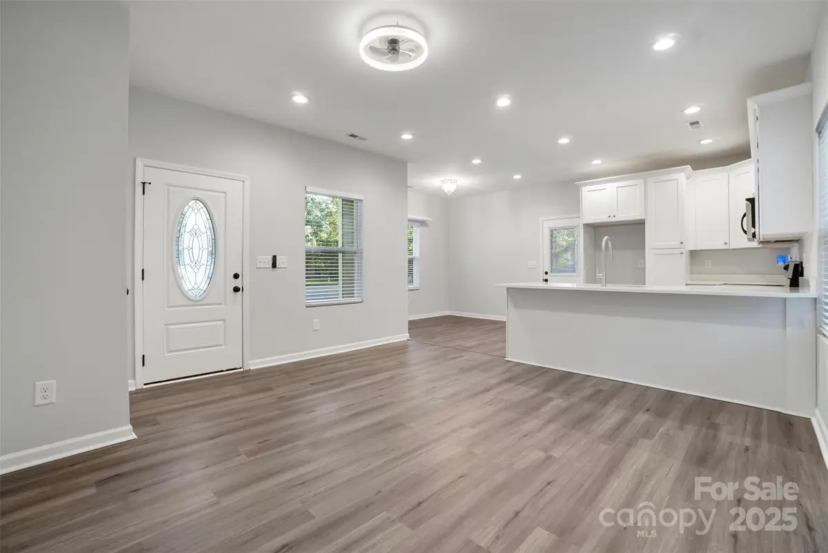 5145 Grafton Drive, Charlotte, NC 28215 - Image #1