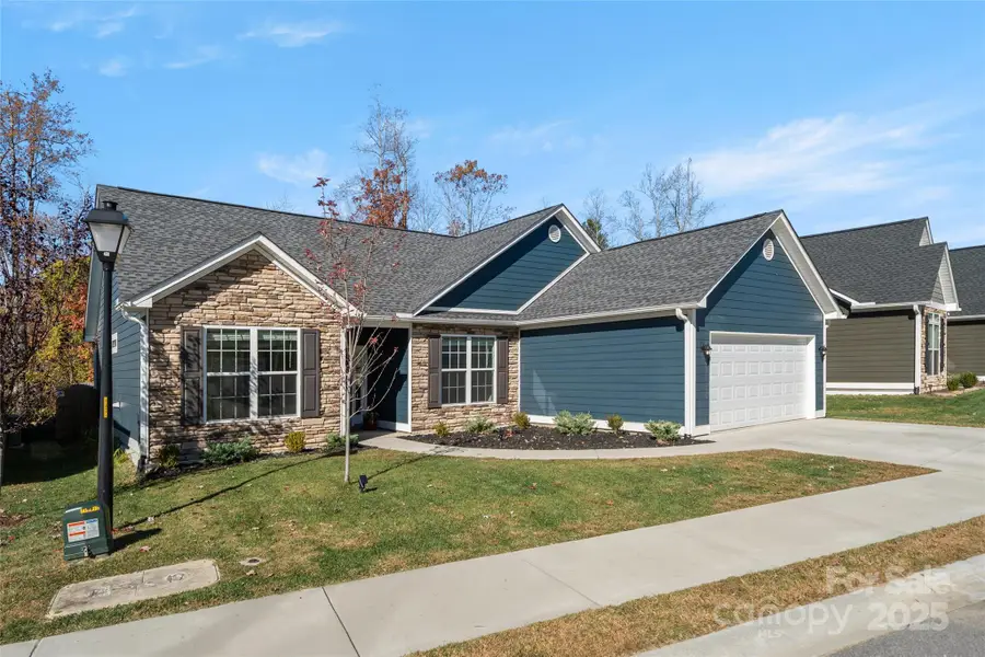 133 Marianne Drive, Hendersonville, NC 28739 - Image #2