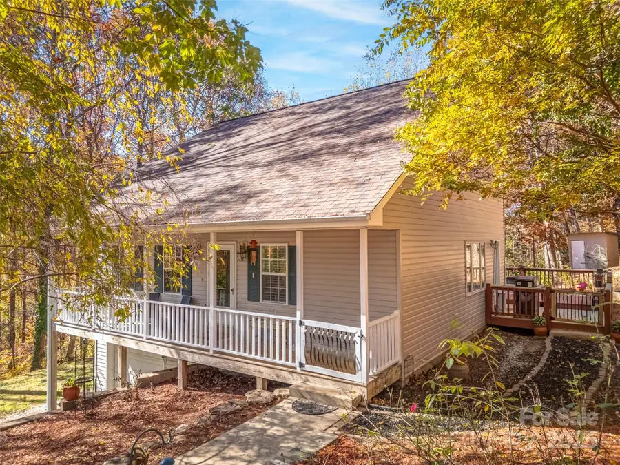 3128 Primrose Drive, Hendersonville, NC 28792 - Image #2