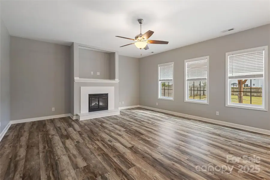 113 Woods Run Circle, Richlands, NC 28574 - Image #2