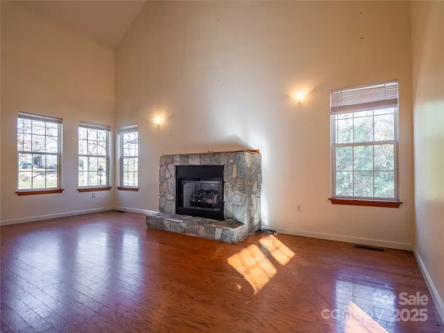 488 Oleta Road, Hendersonville, NC 28792 - Image #3