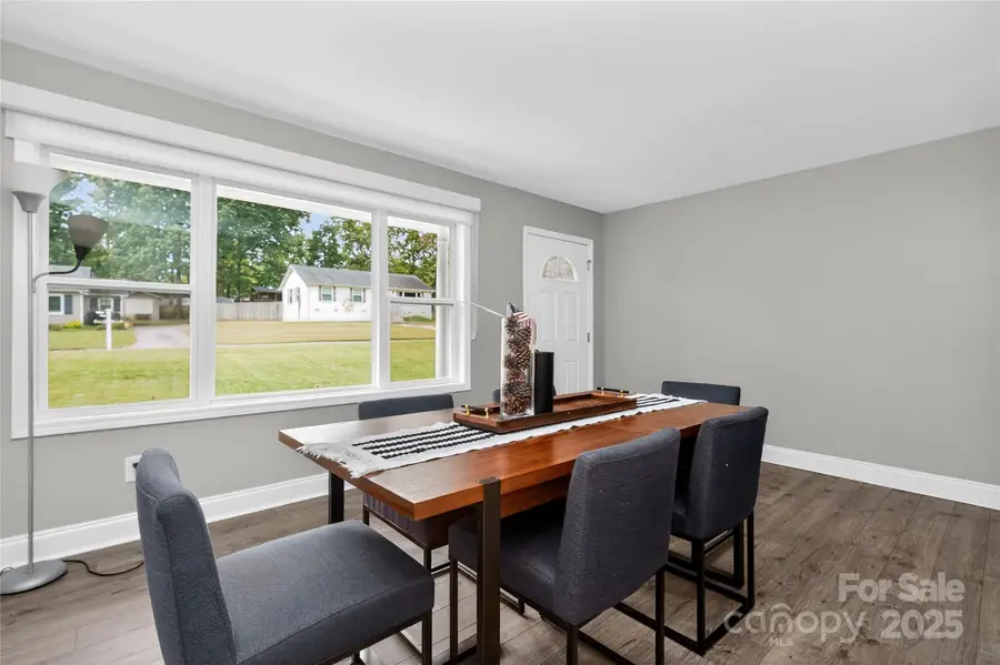 324 Clearbrook Road, Matthews, NC 28105 - Image #2