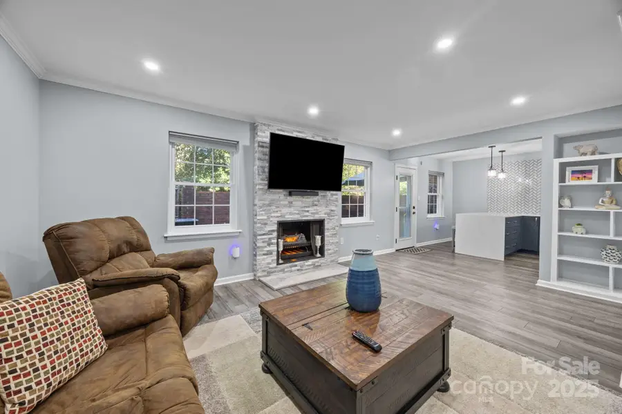 10927 Hunter Trail Lane, Charlotte, NC 28226 - Image #3