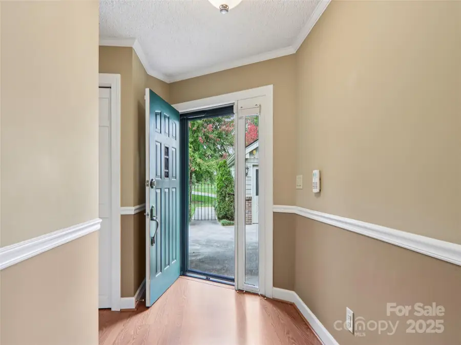 102 Glenbrook Drive, Hendersonville, NC 28739 - Image #3