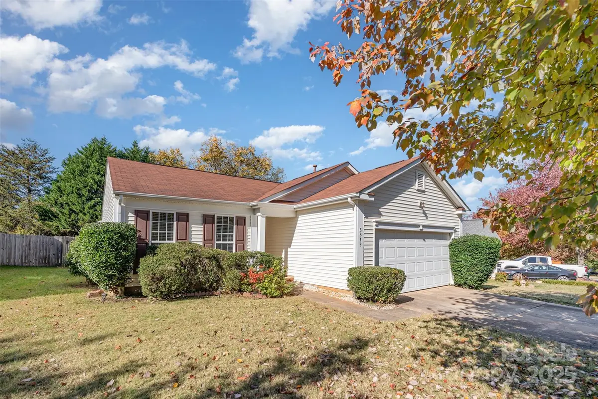 6615 Wandering Creek Drive, Charlotte, NC 28216 - Image #1