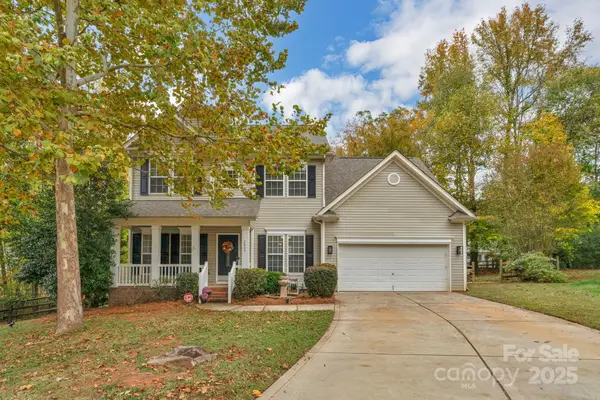 2805 Cross Tie Lane, Matthews, NC 28105