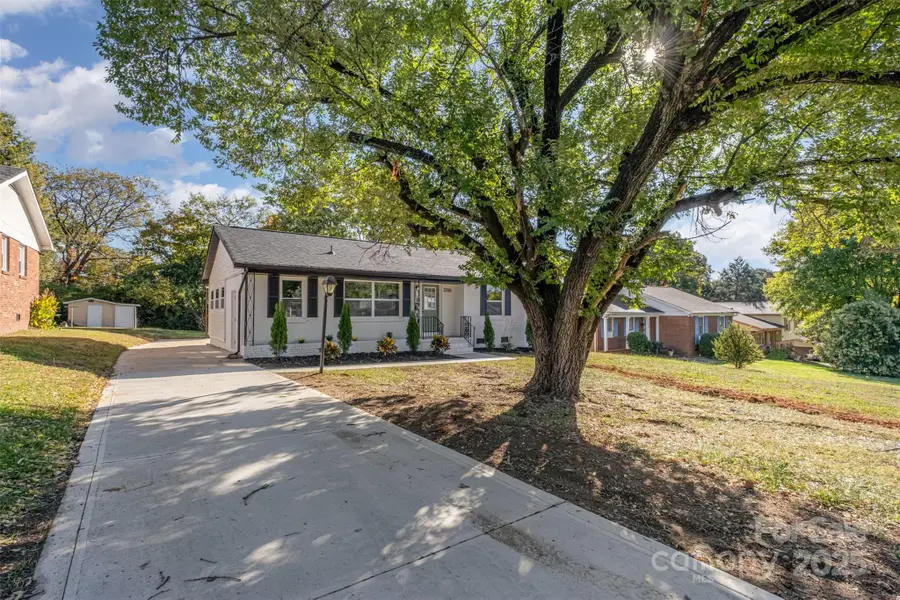 3208 Clearview Drive #8, Charlotte, NC 28216 - Image #3