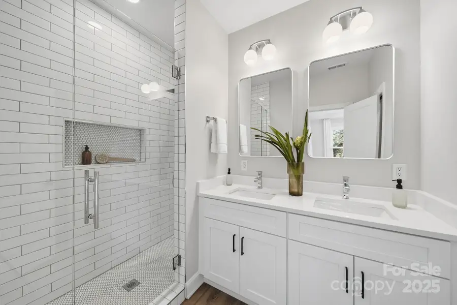 105 N Smallwood Place, Charlotte, NC 28216 - Image #3