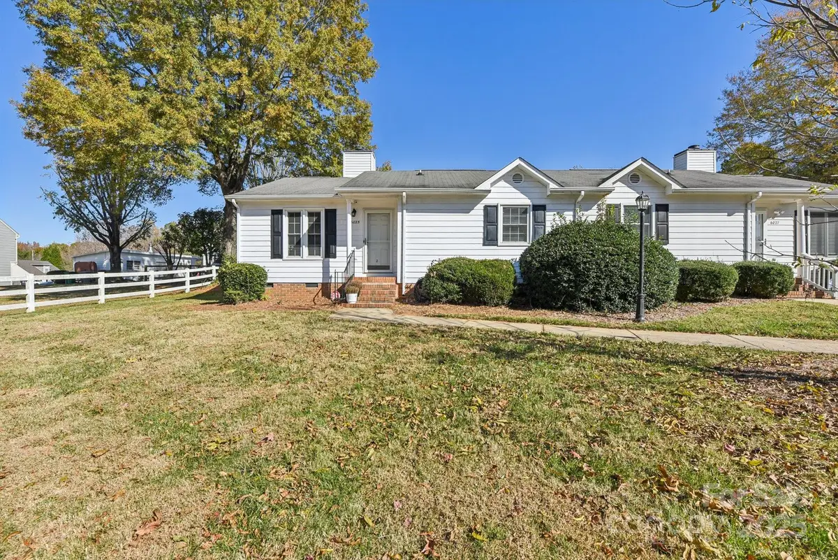 6025 Crape Myrtle Lane, Charlotte, NC 28216 - Image #1