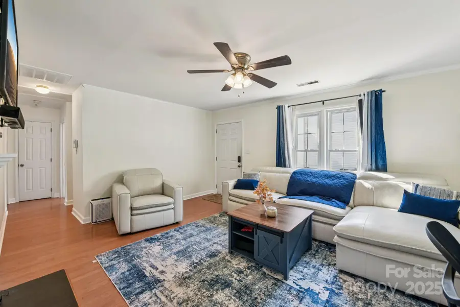 6025 Crape Myrtle Lane, Charlotte, NC 28216 - Image #2