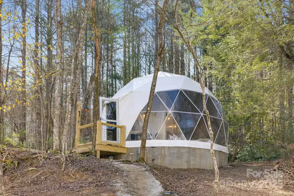 186 Meece Road, Rosman, NC 28772