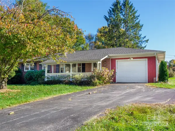 203 Oak Grove Road, East Flat Rock, NC 28726