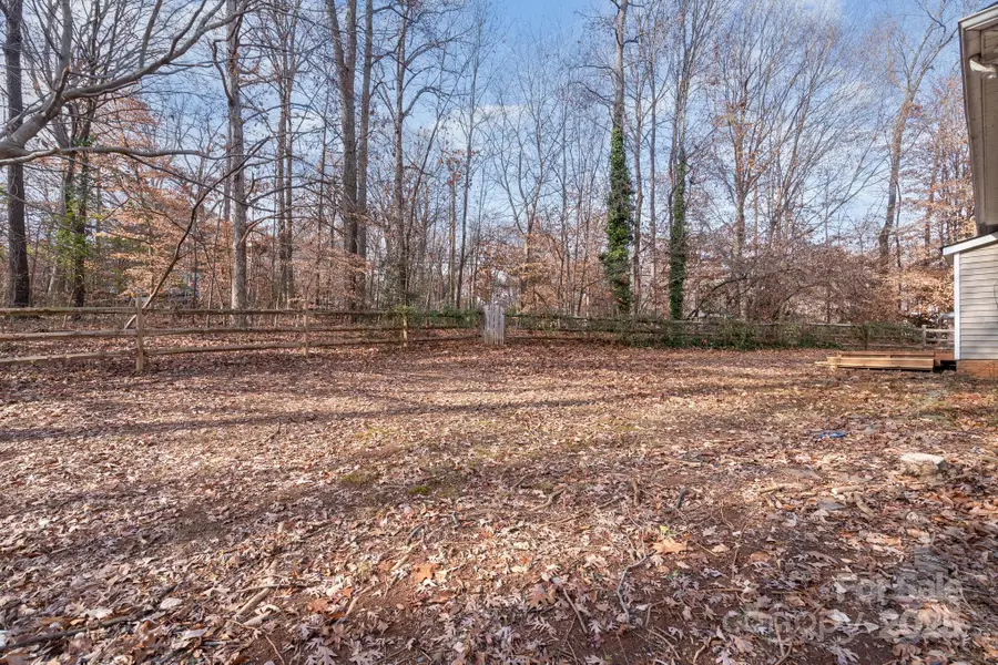 4435 Gladwood Lane, Charlotte, NC 28269 - Image #2