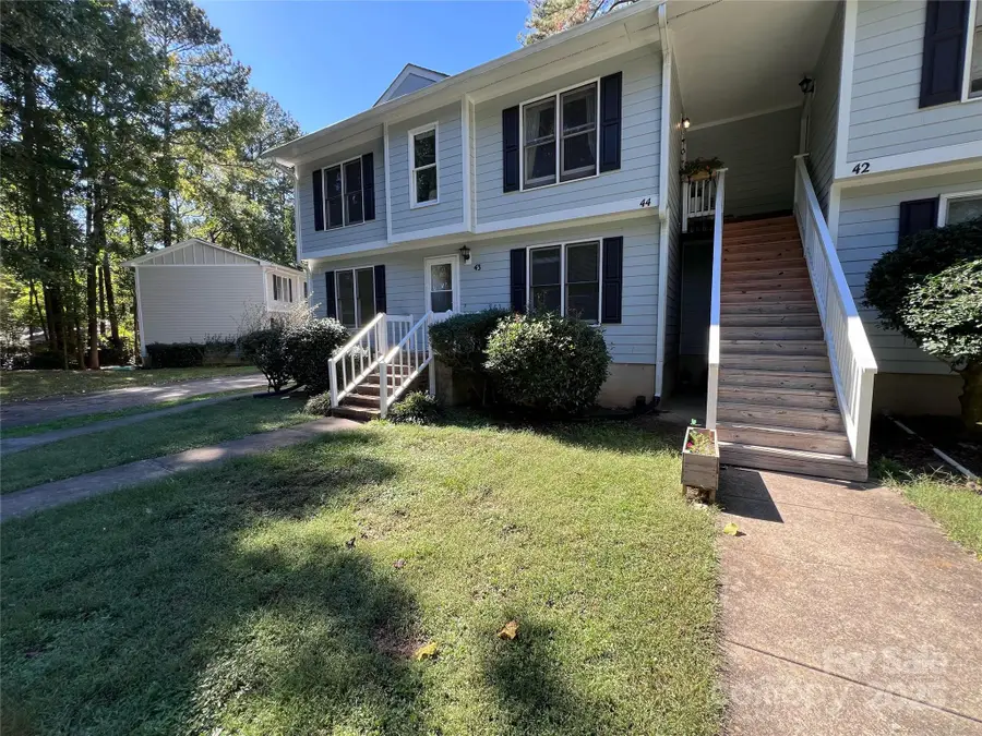 121 Westview Drive #43, Carrboro, NC 27510 - Image #2