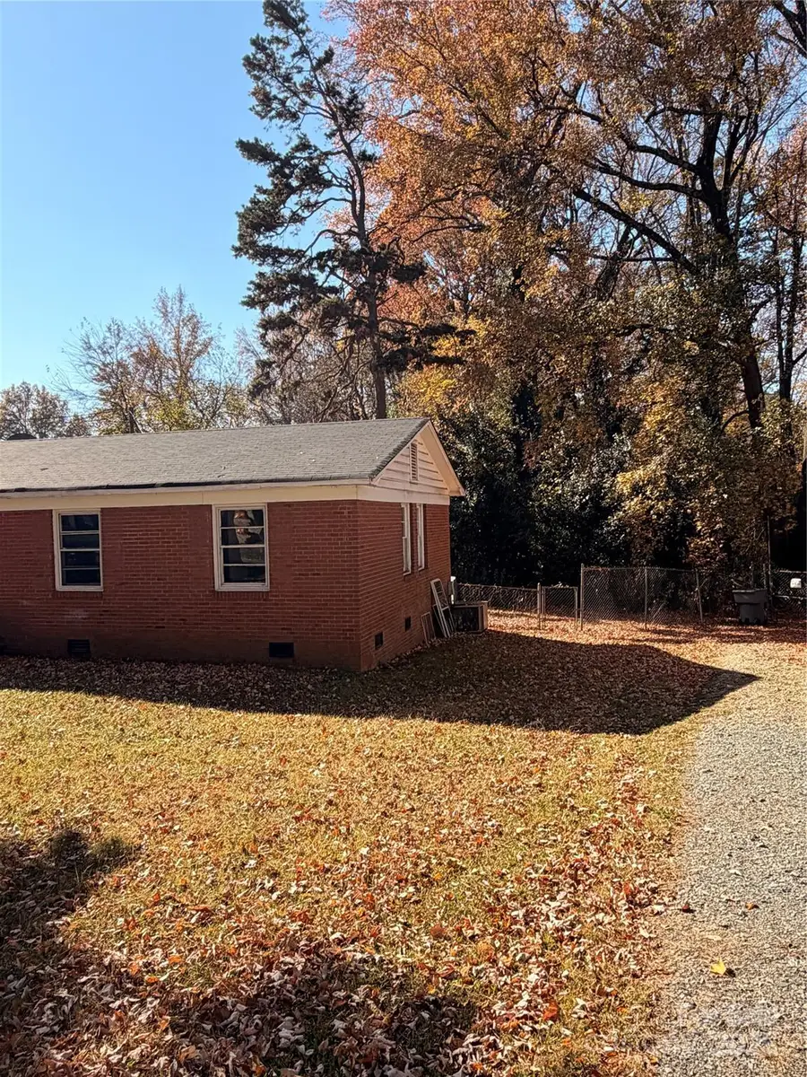 828 Tennyson Drive, Charlotte, NC 28208 - Image #3