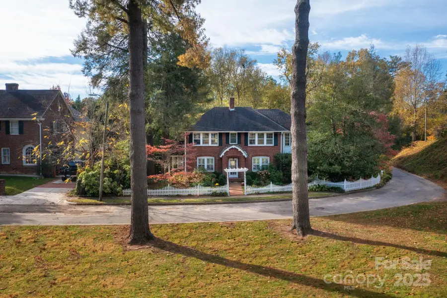 5 Celia Place, Asheville, NC 28801 - Image #2