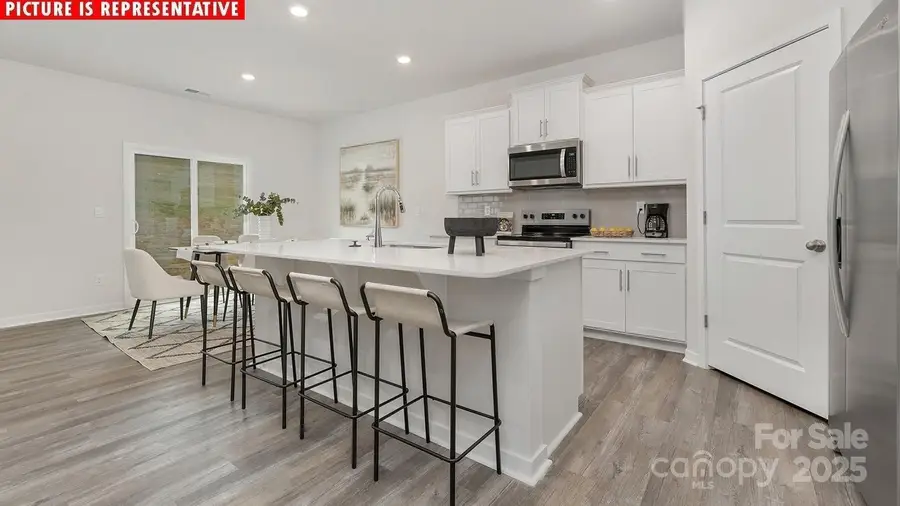 11305 Cardinal Creek Avenue, Charlotte, NC 28215 - Image #2