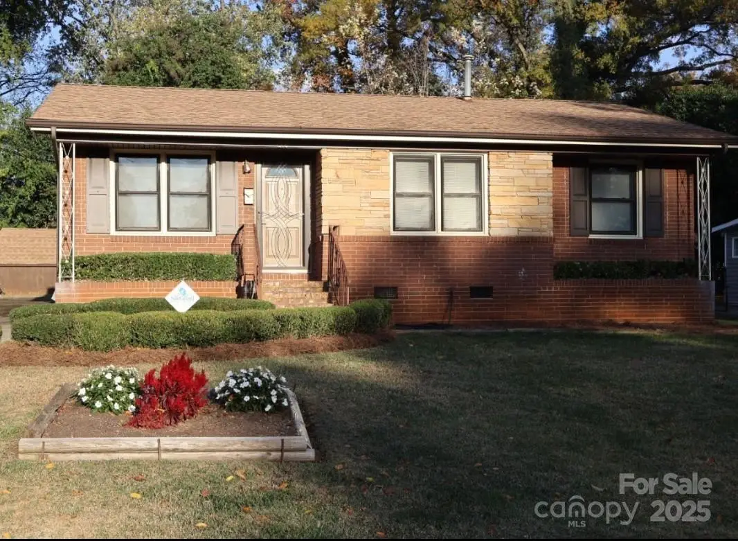 4318 Knollcrest Drive, Charlotte, NC 28208 - Image #1