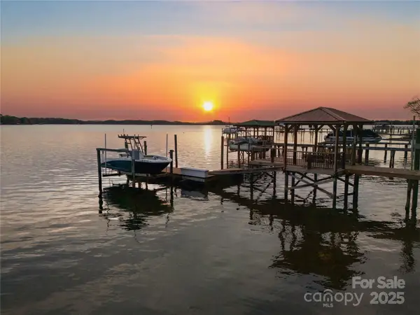 18019 Whispering Oaks Drive, Cornelius, NC 28031